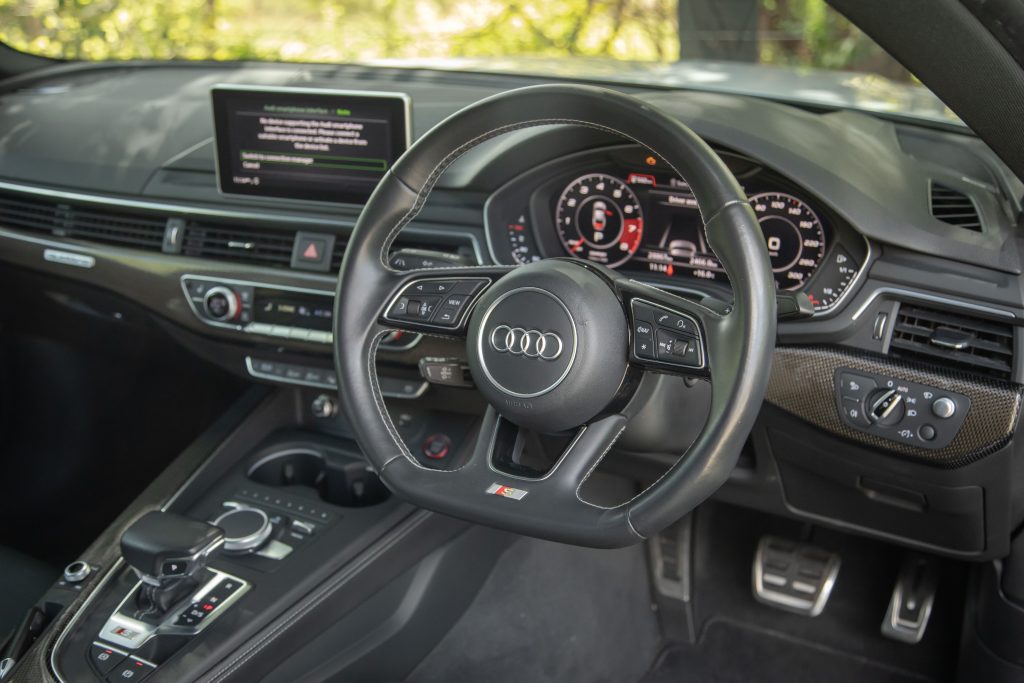 Car Image 16