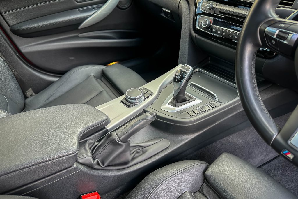 Car Image 18