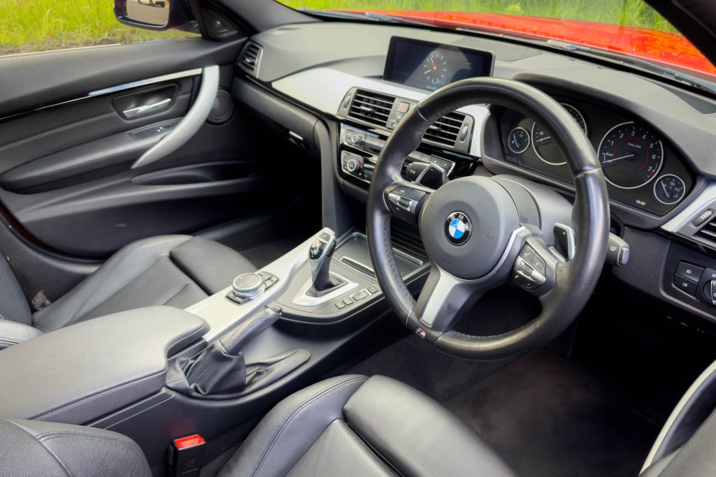 Car Image 16