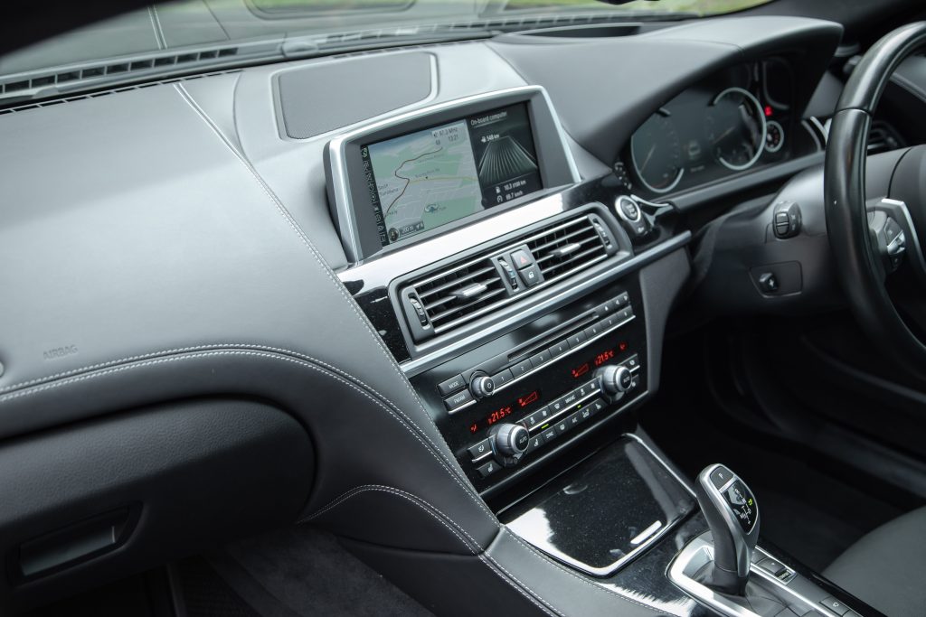 Car Image 16