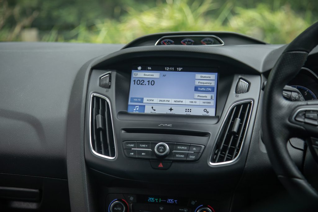 Car Image 16