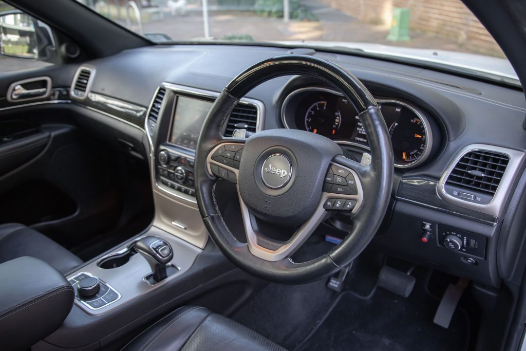 Car Image 16