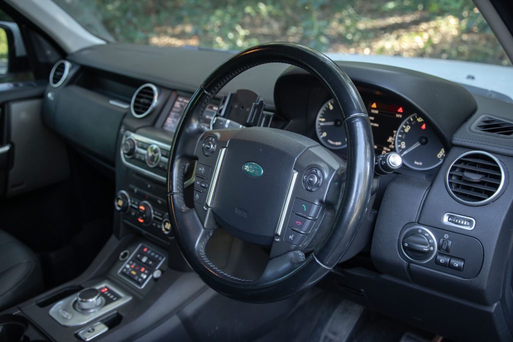 Car Image 9