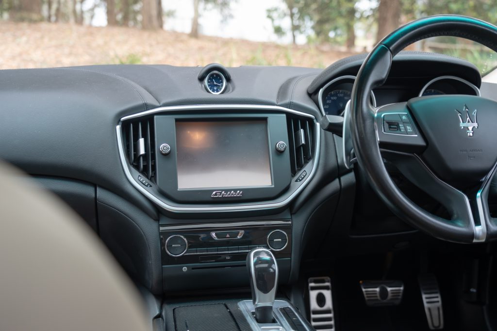 Car Image 16
