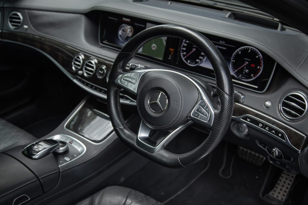 Car Image 9