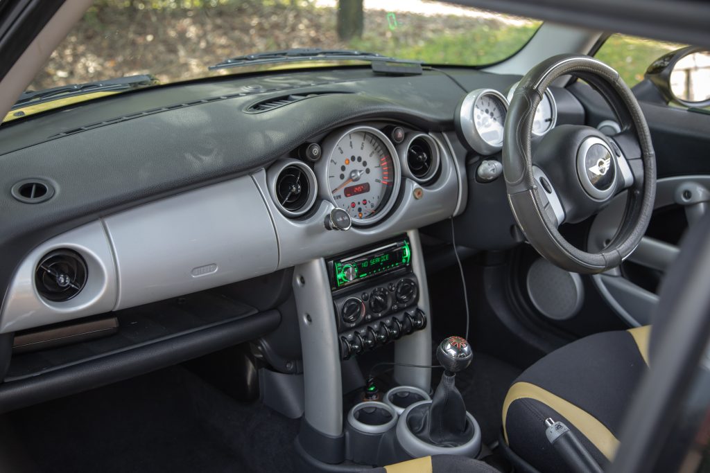 Car Image 14