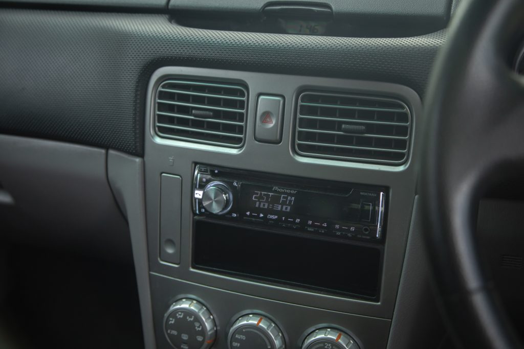 Car Image 16