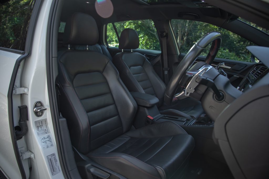 Car Image 16