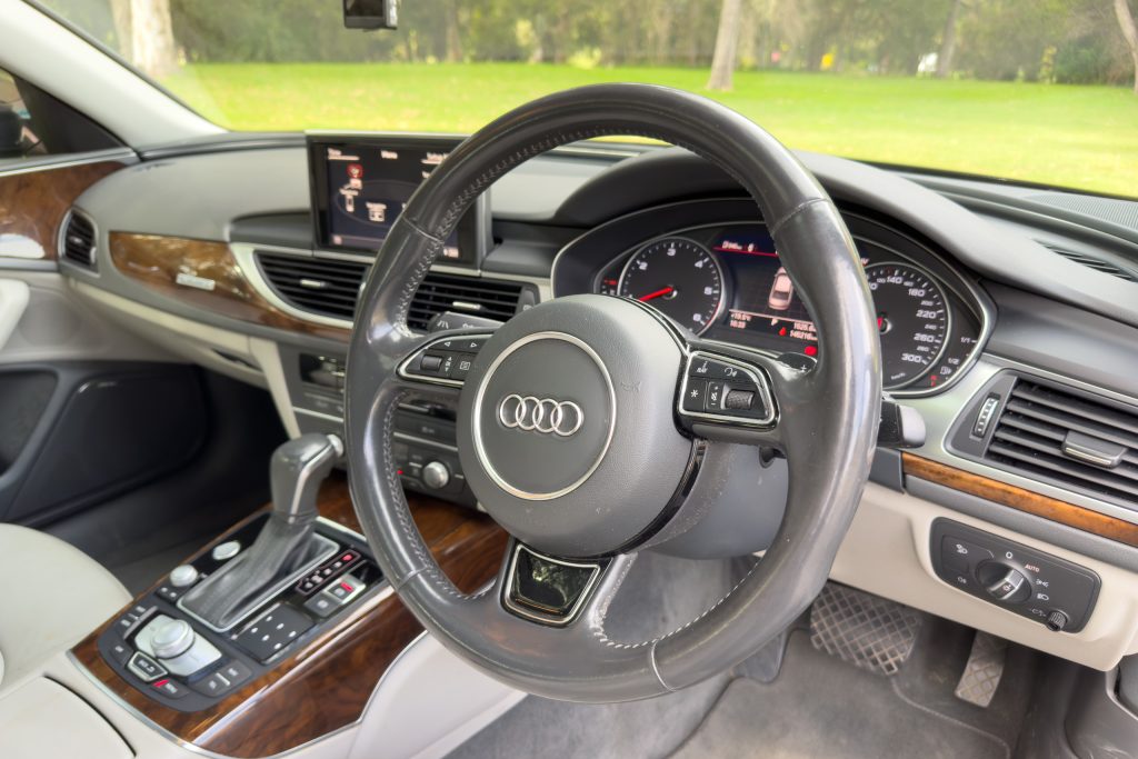 Car Image 12
