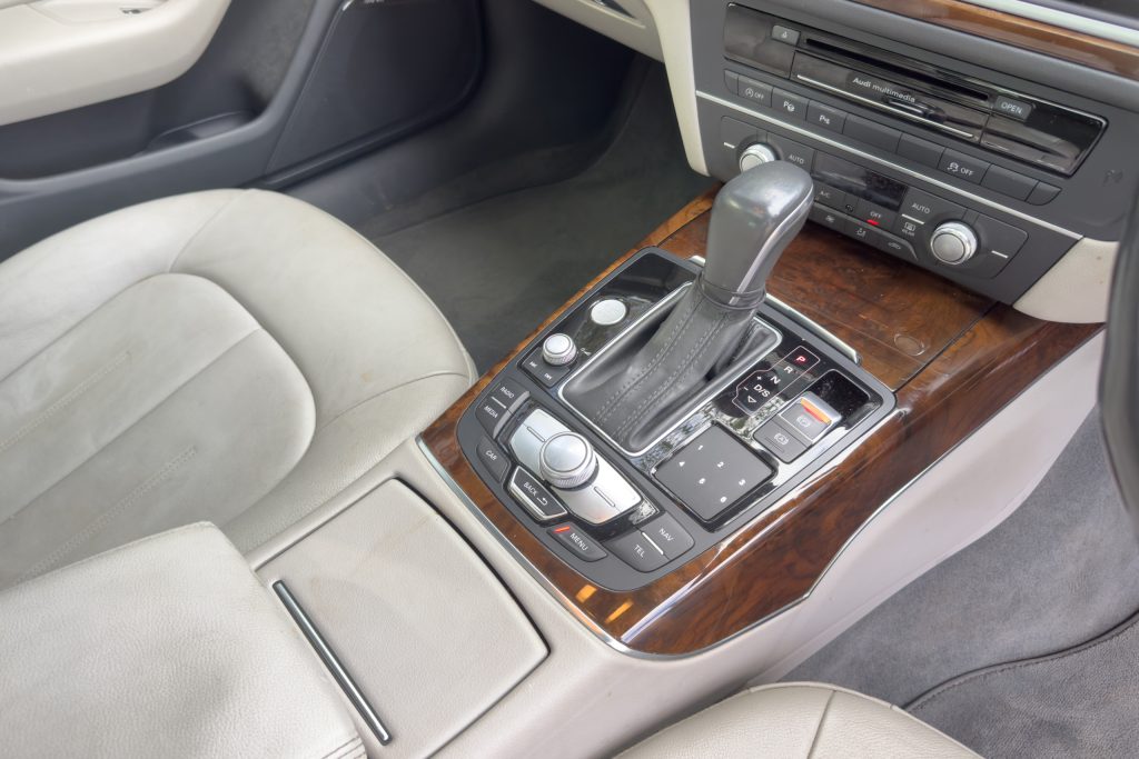 Car Image 13
