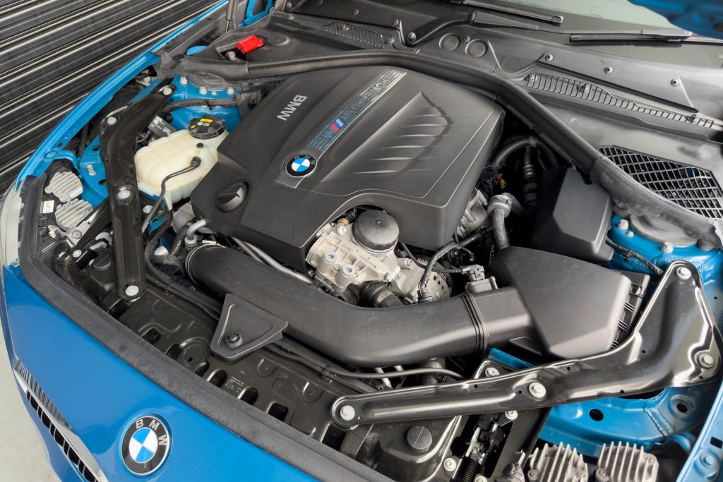 Car Image 17