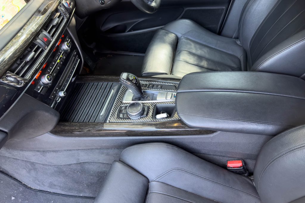 Car Image 13
