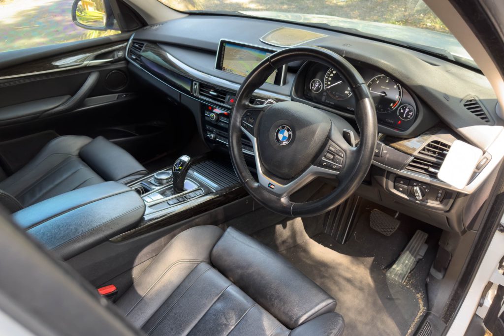 Car Image 16