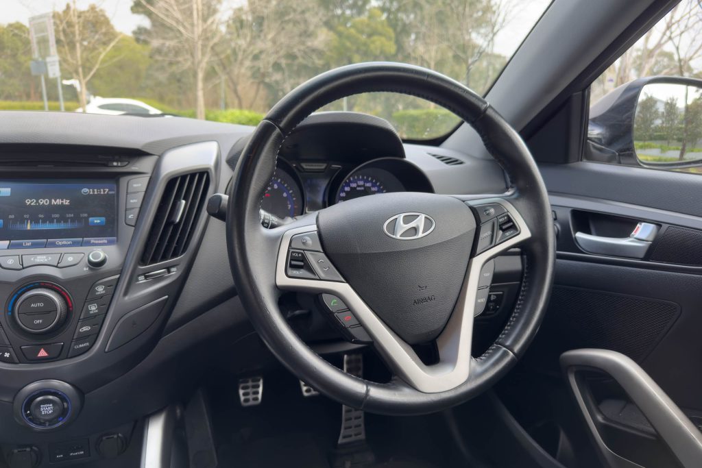 Car Image 16