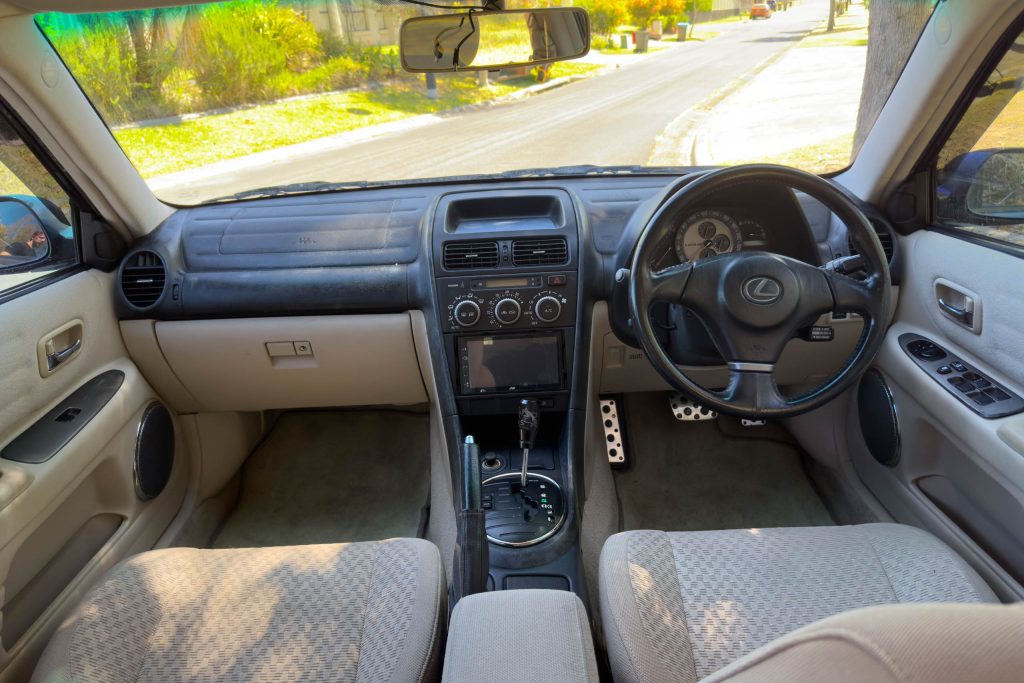 Car Image 16
