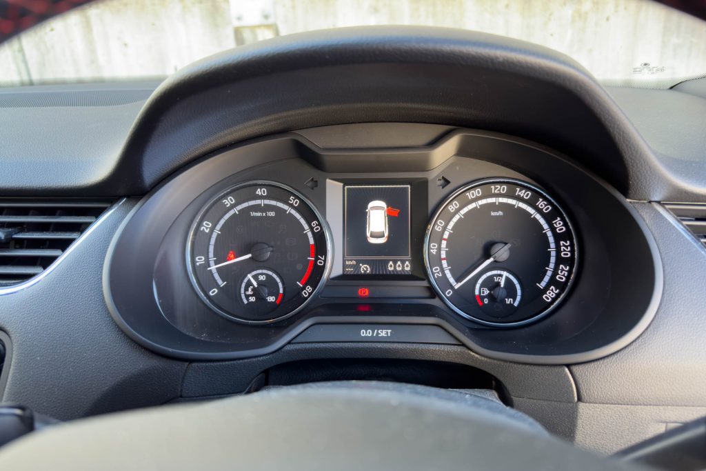 Car Image 16