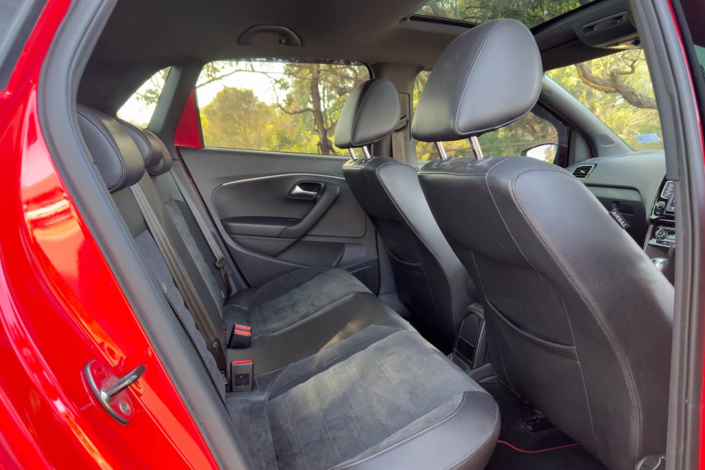 Car Image 18