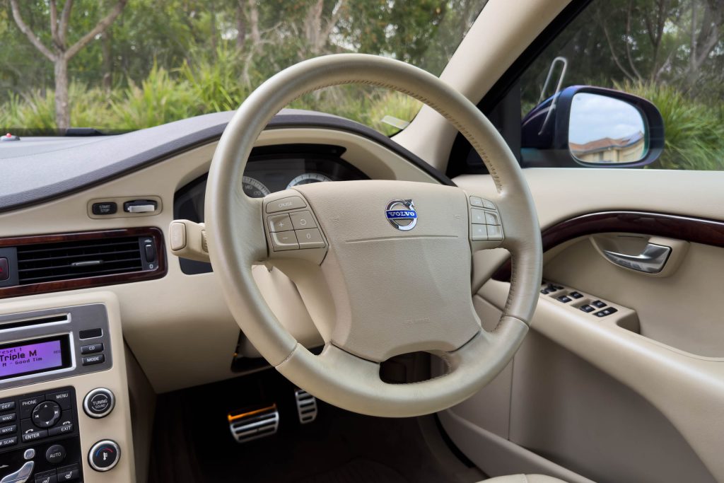 Car Image 14