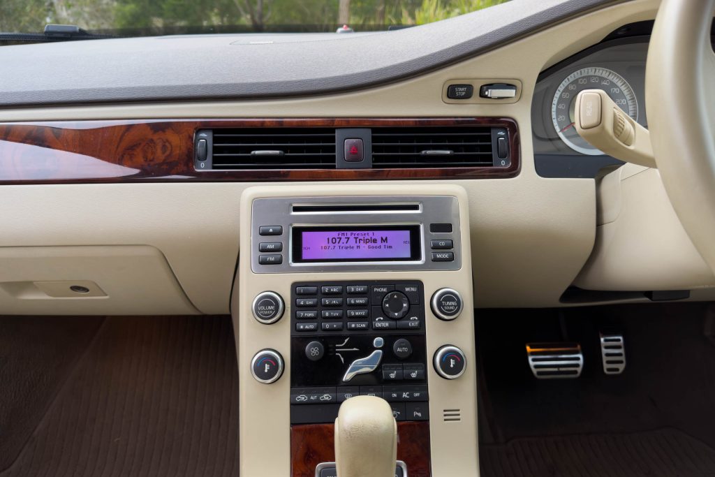 Car Image 15