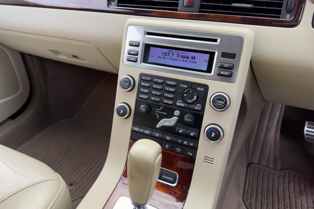 Car Image 18
