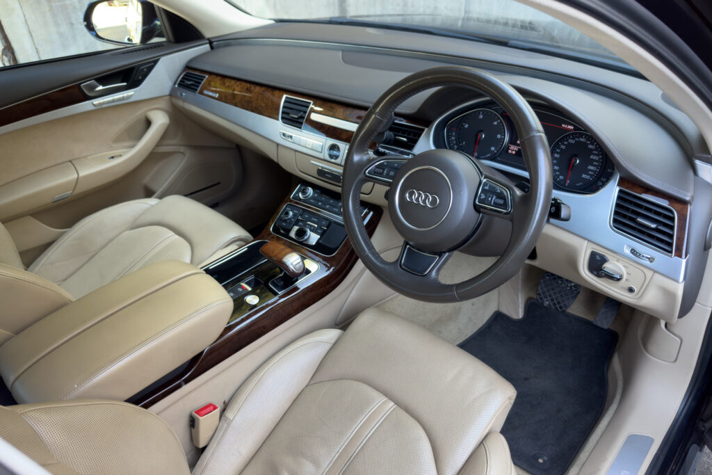 Car Image 13