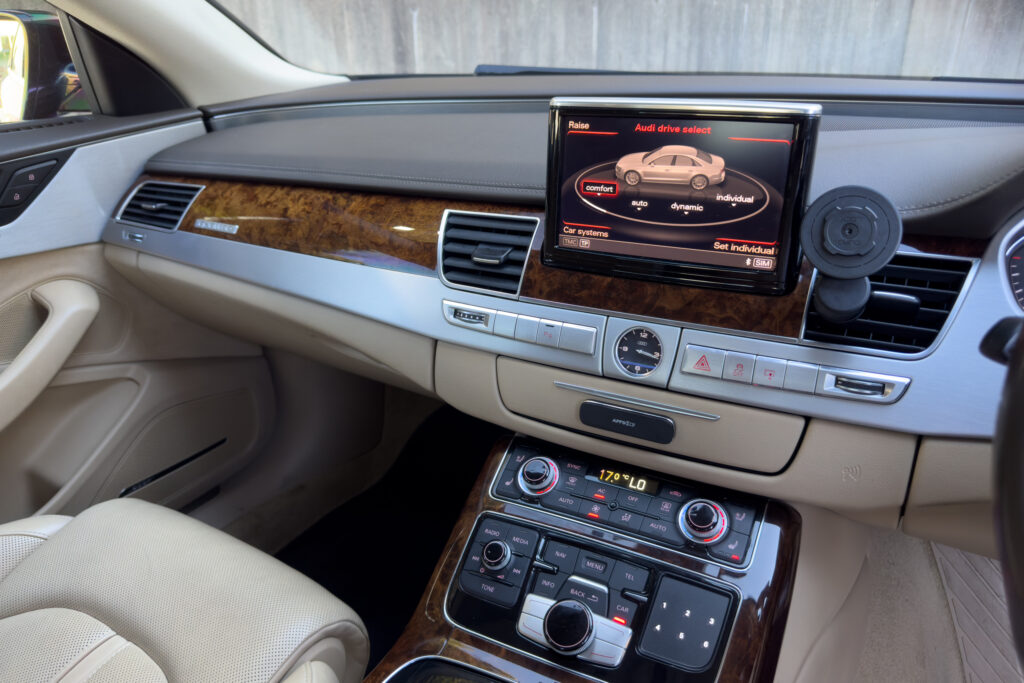 Car Image 18