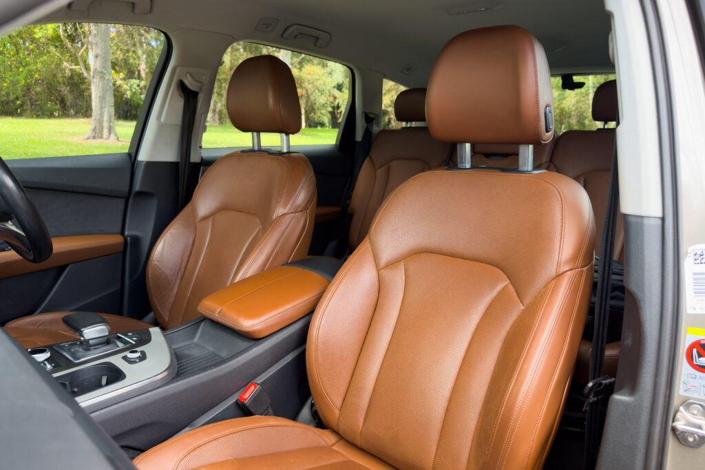 Car Image 21