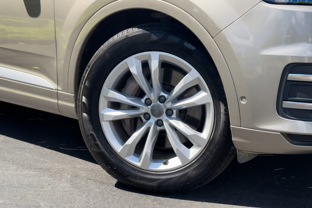 Car Image 7