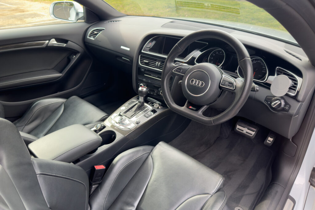 Car Image 24
