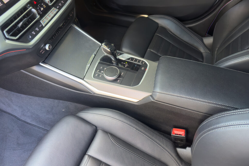 Car Image 16