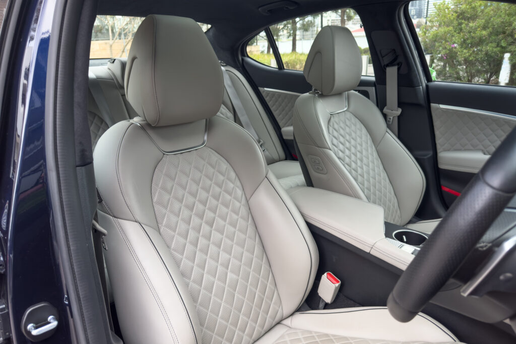 Car Image 17