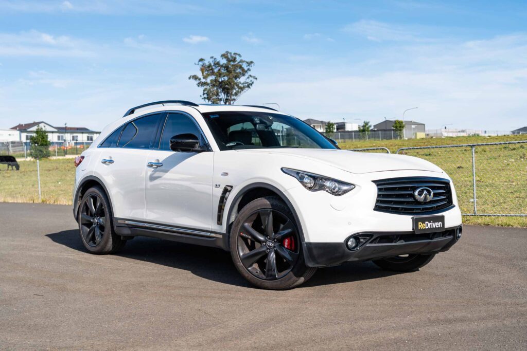 Used Infiniti QX70 review
