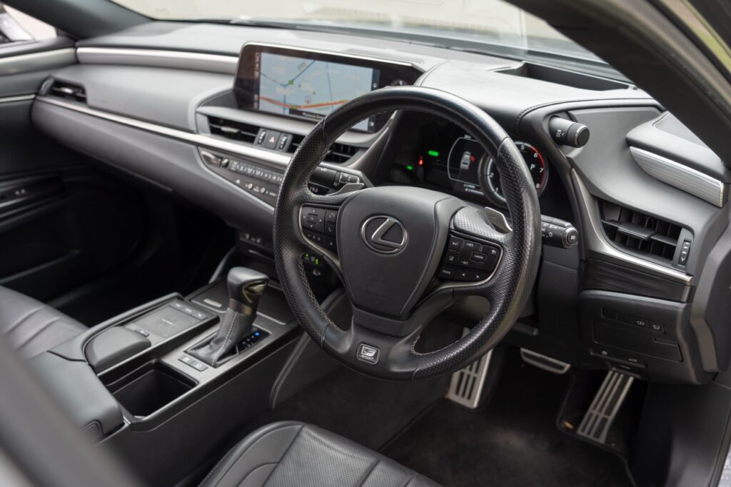Car Image 16