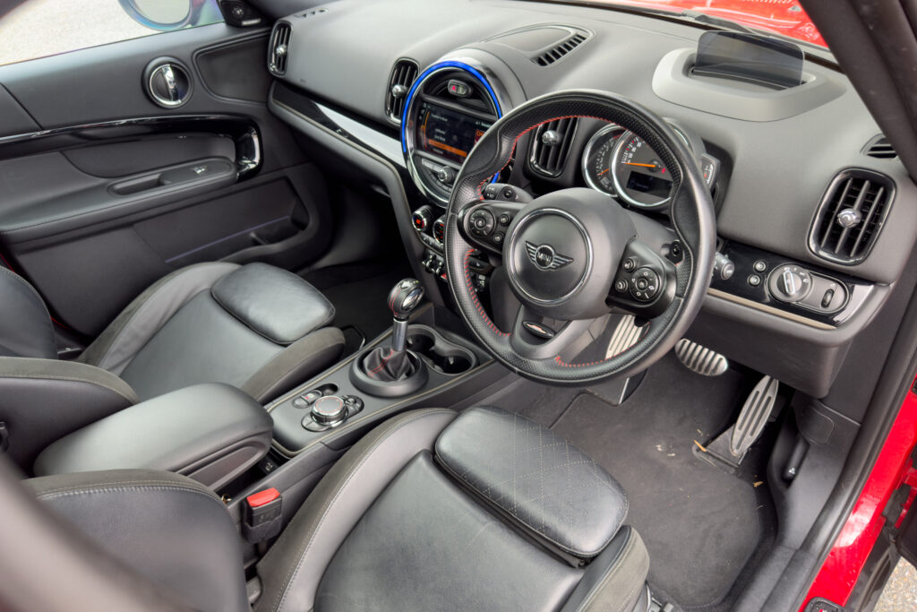 Car Image 16