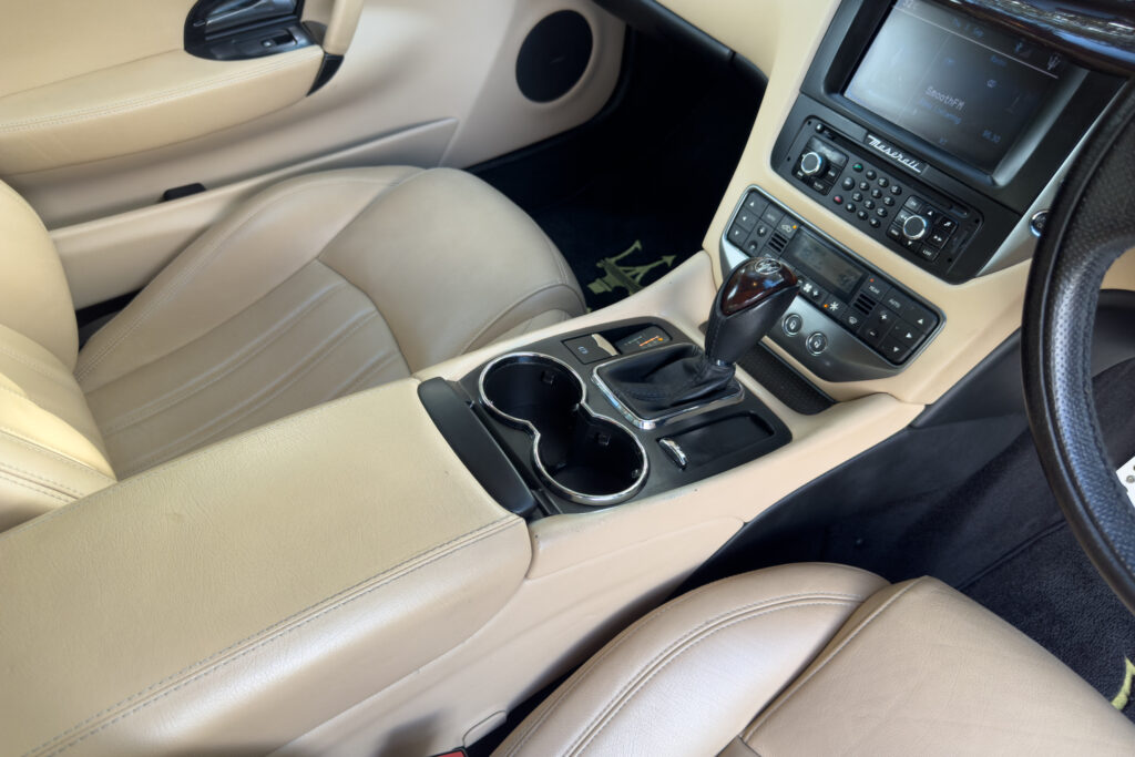 Car Image 21