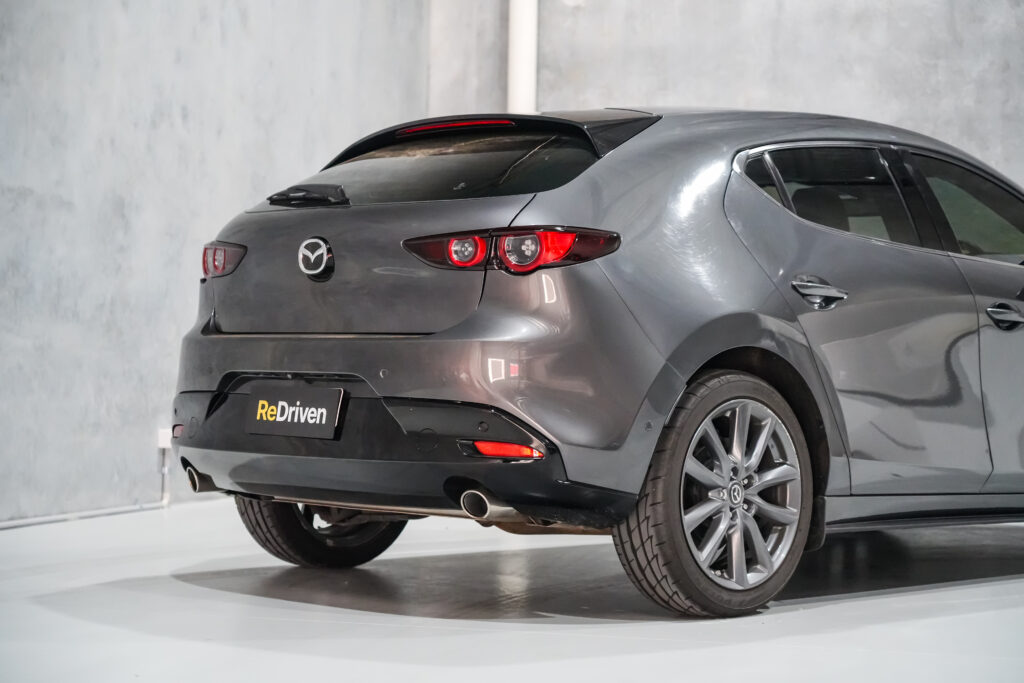 Car Image 8