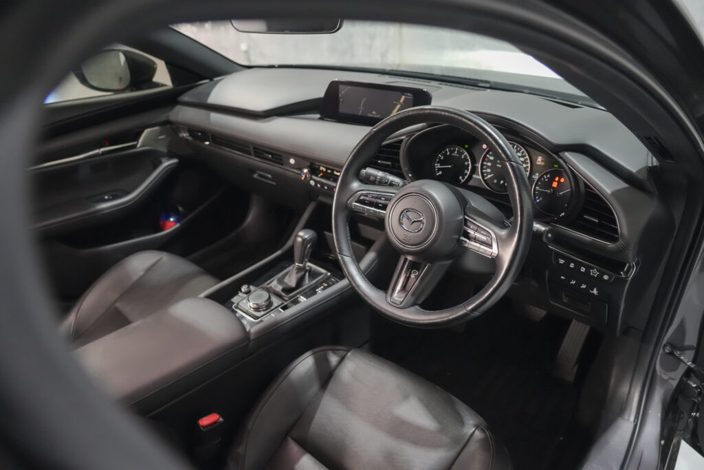 Car Image 13