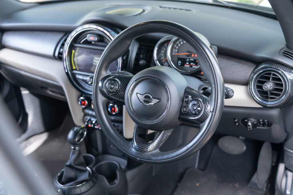 Car Image 17