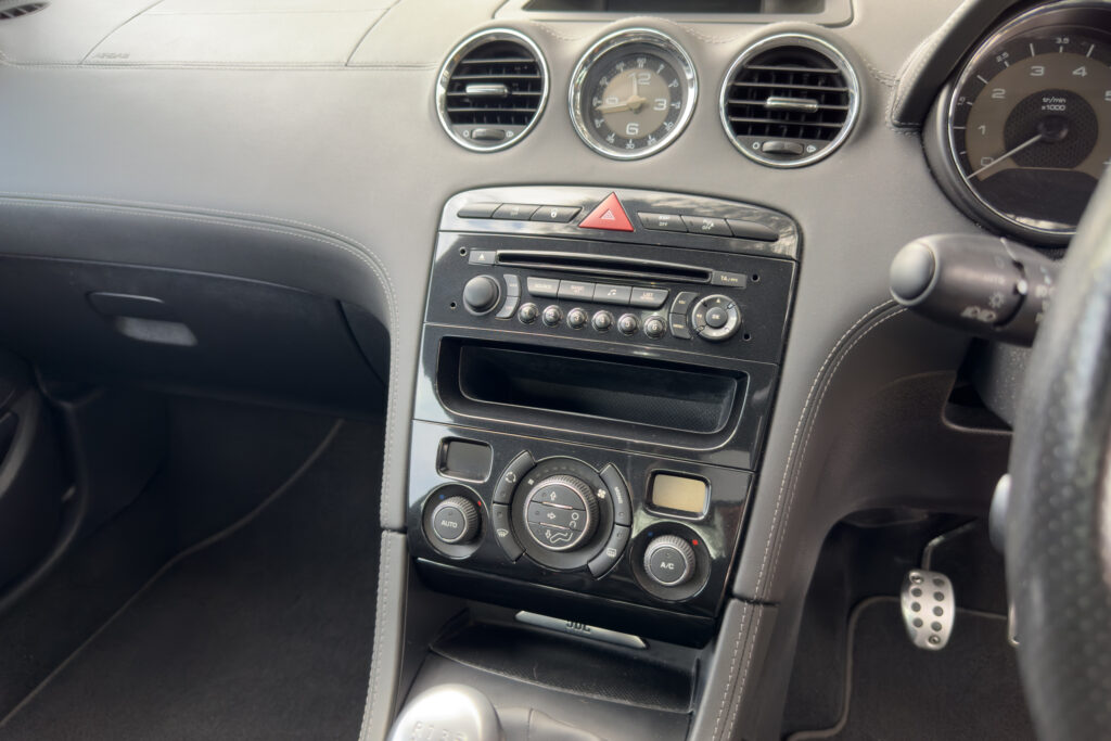 Car Image 16