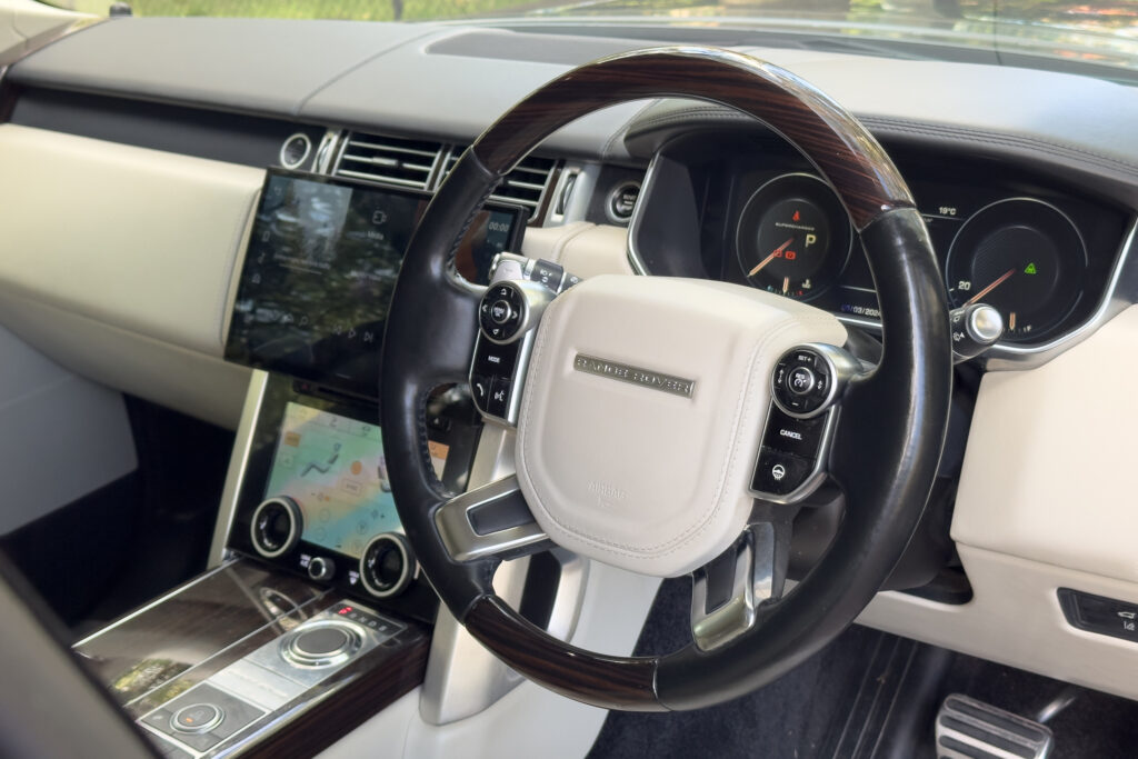 Car Image 13
