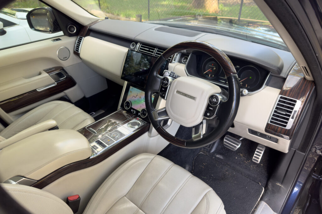 Car Image 14