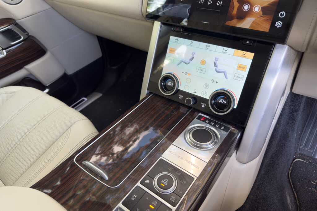 Car Image 16