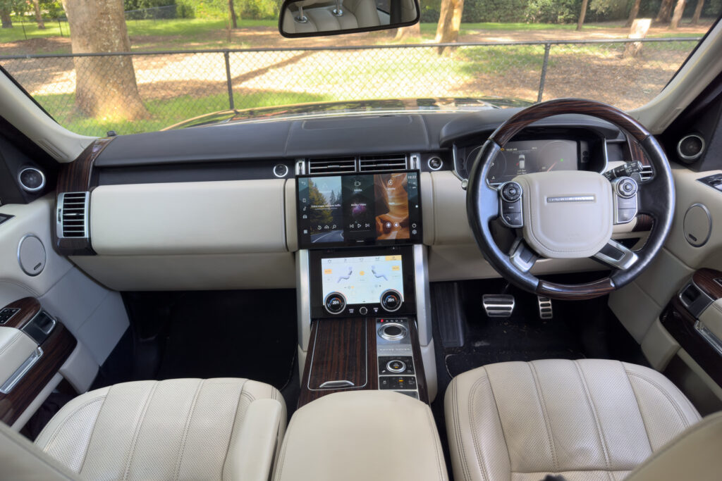 Car Image 18
