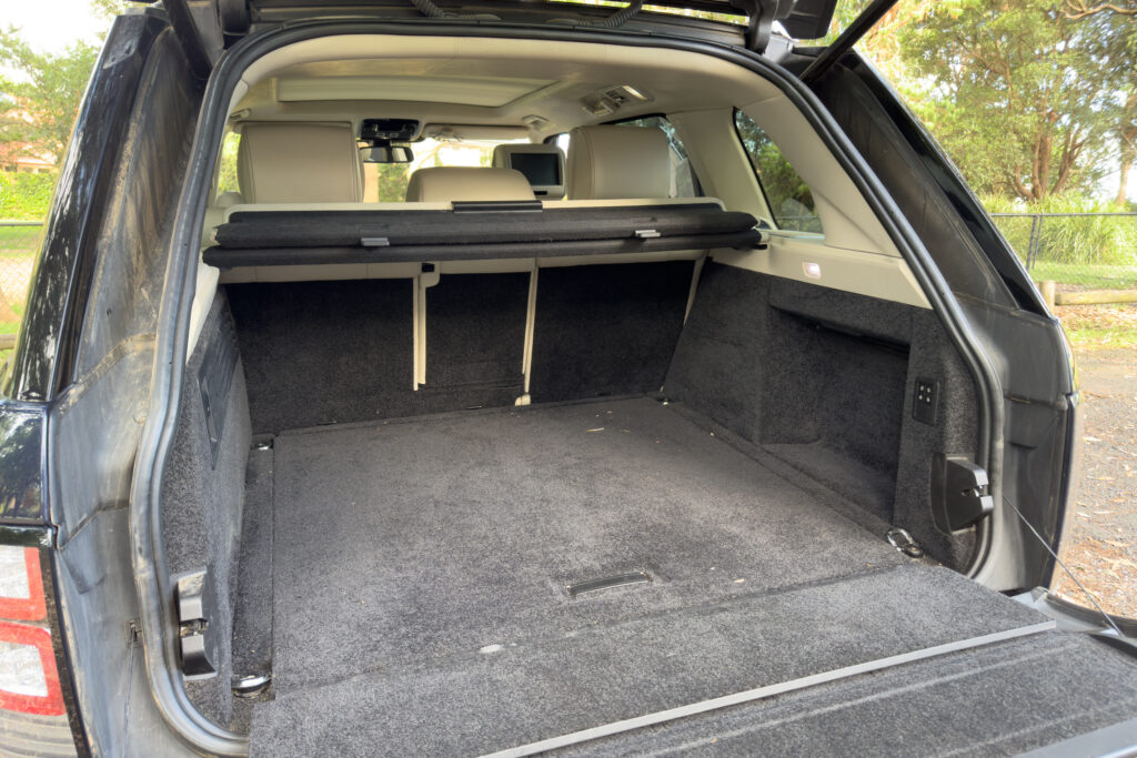 Car Image 19