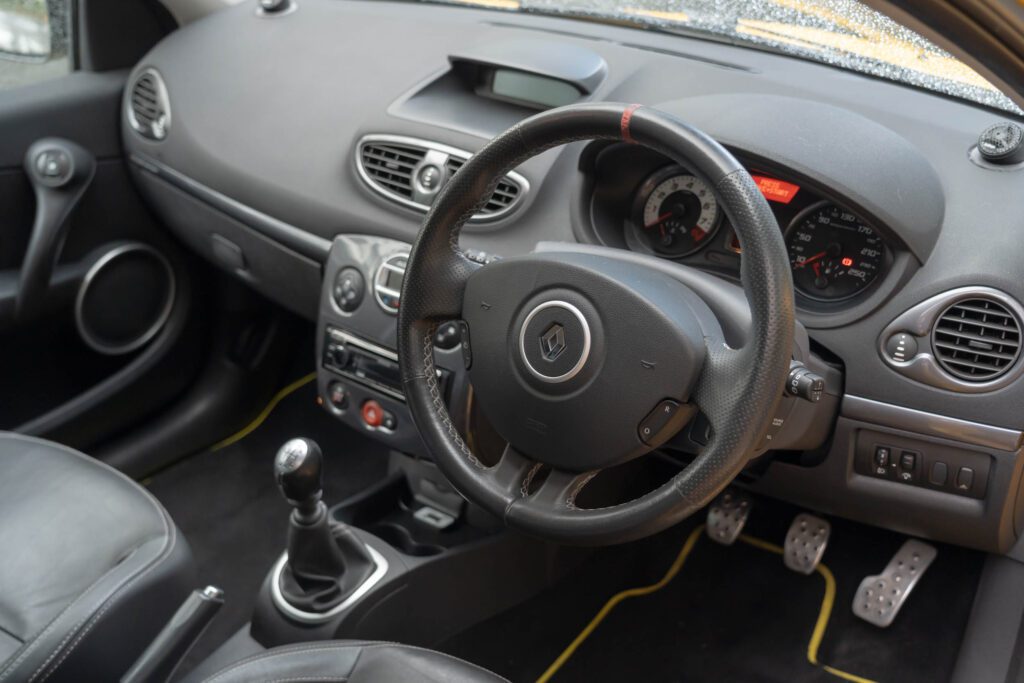 Car Image 16