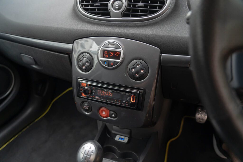 Car Image 18