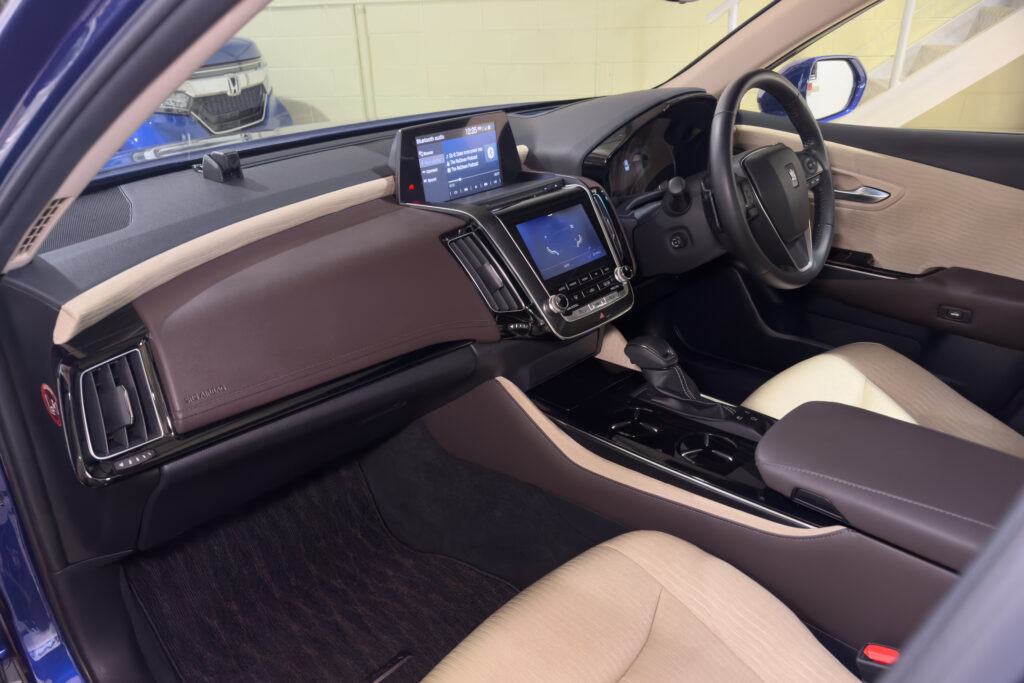 Car Image 15