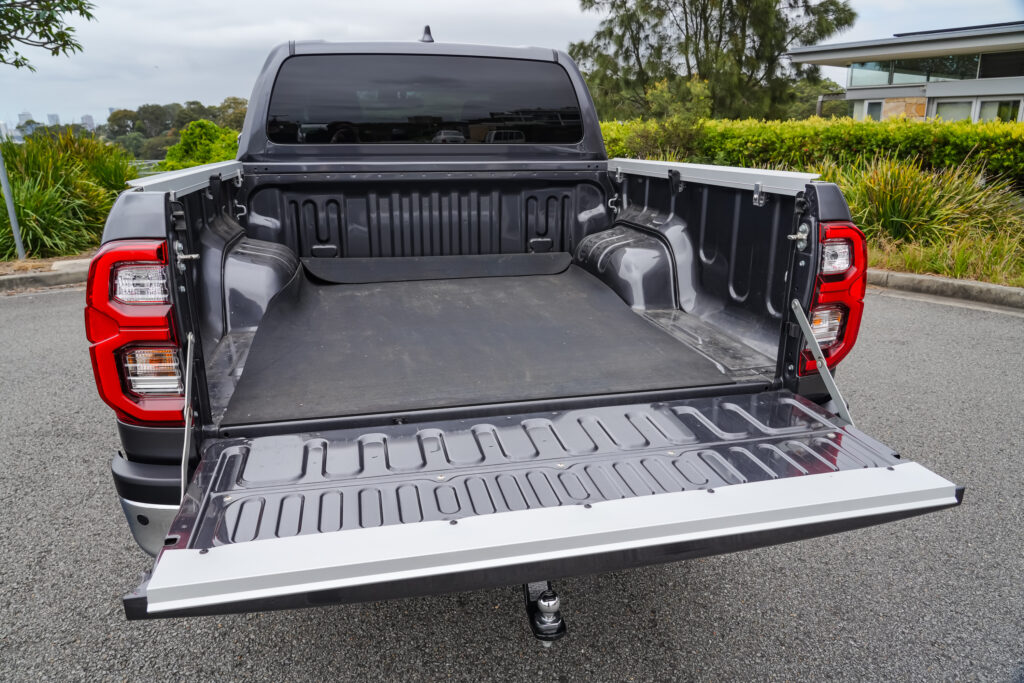 Car Image 16