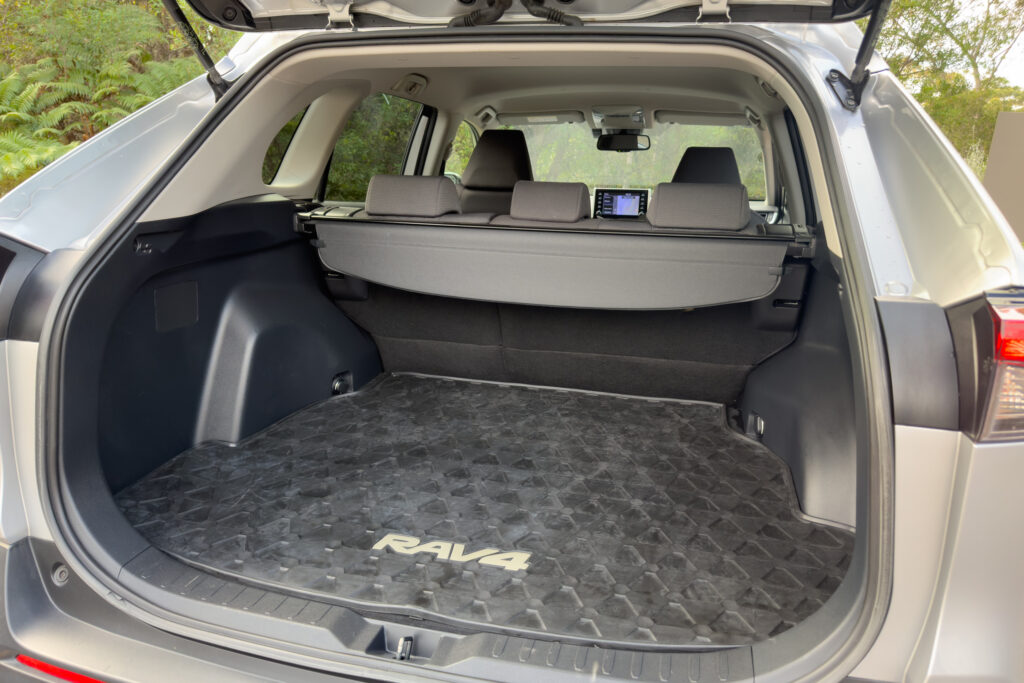 Car Image 13