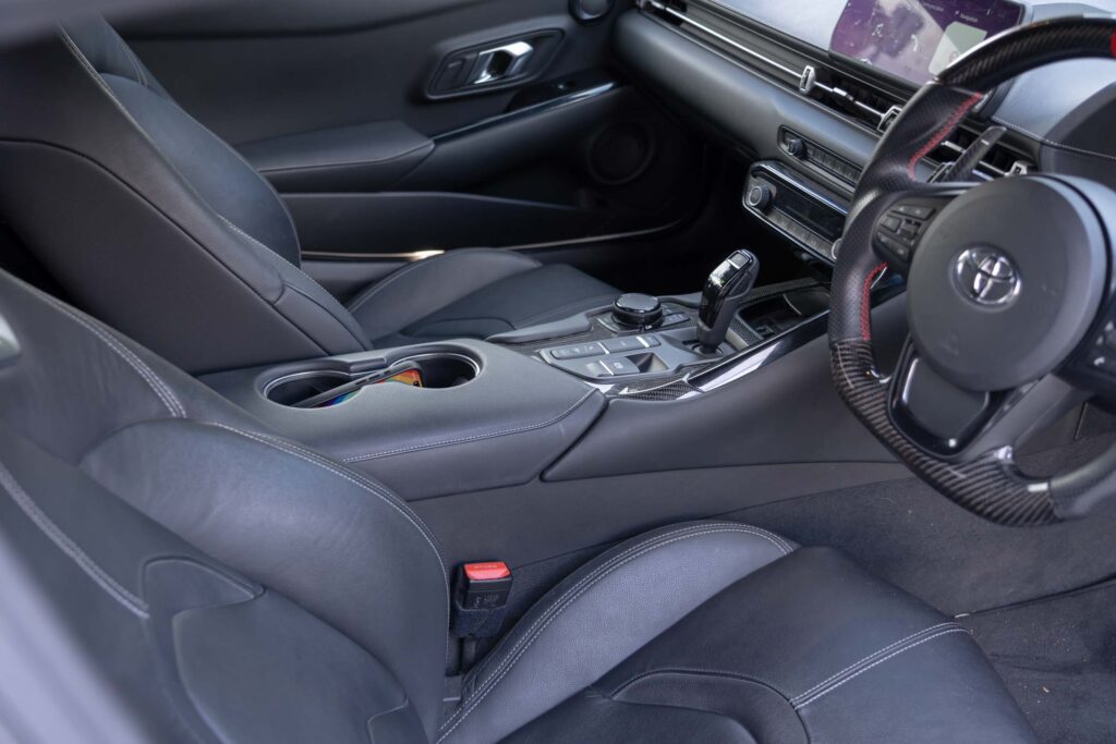 Car Image 16
